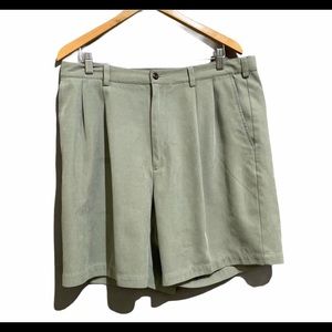 ☘️Men’s Andrew Fezza pleated shorts size 38